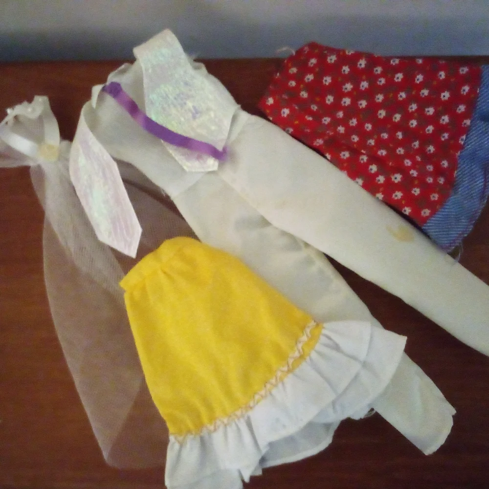 Lot Of Mixed Vintage Newer Barbie Clothing 31 Pieces